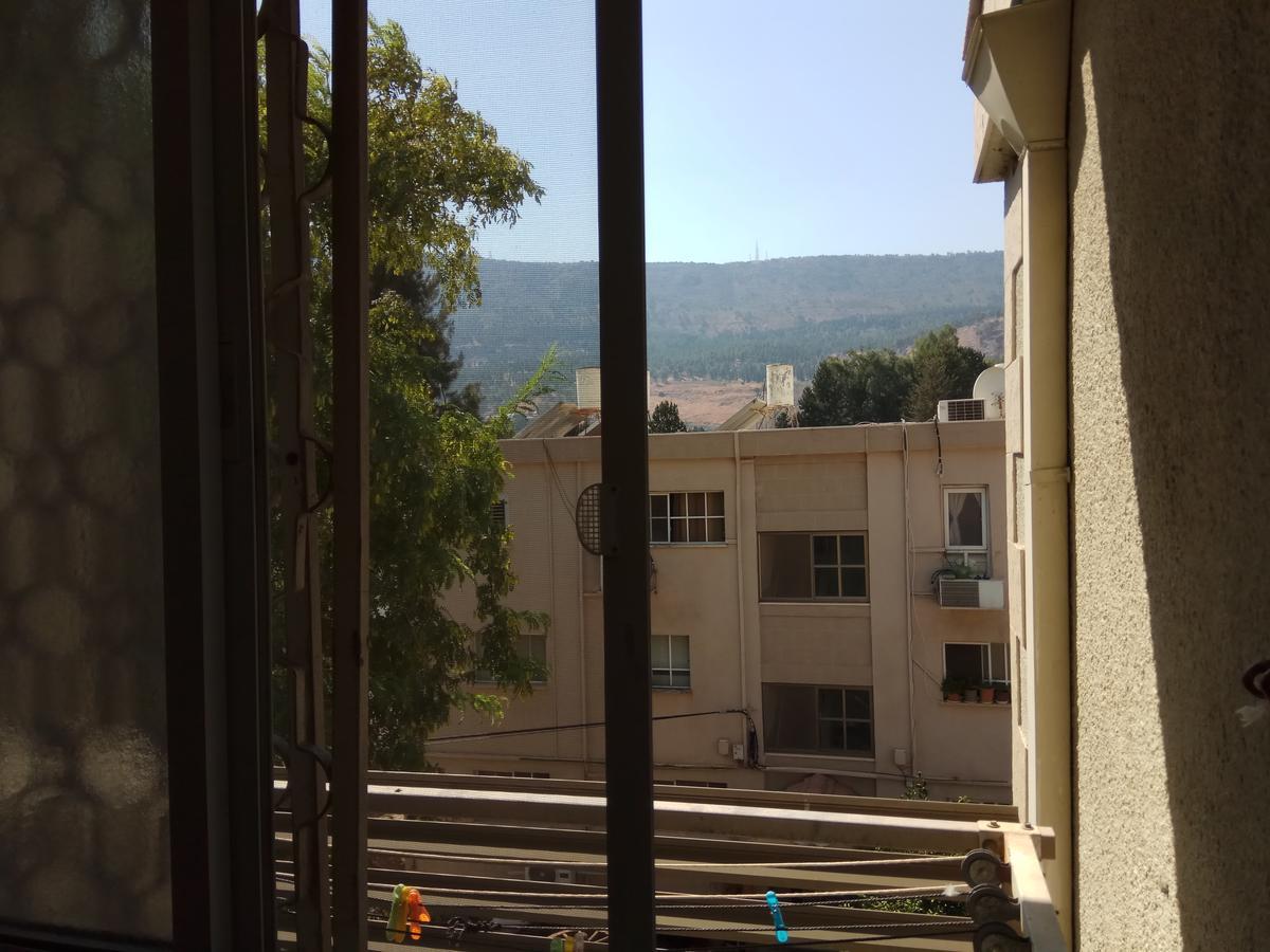אצלנו - בגליל העליון Lejlighed Kiryat Shmona Eksteriør billede